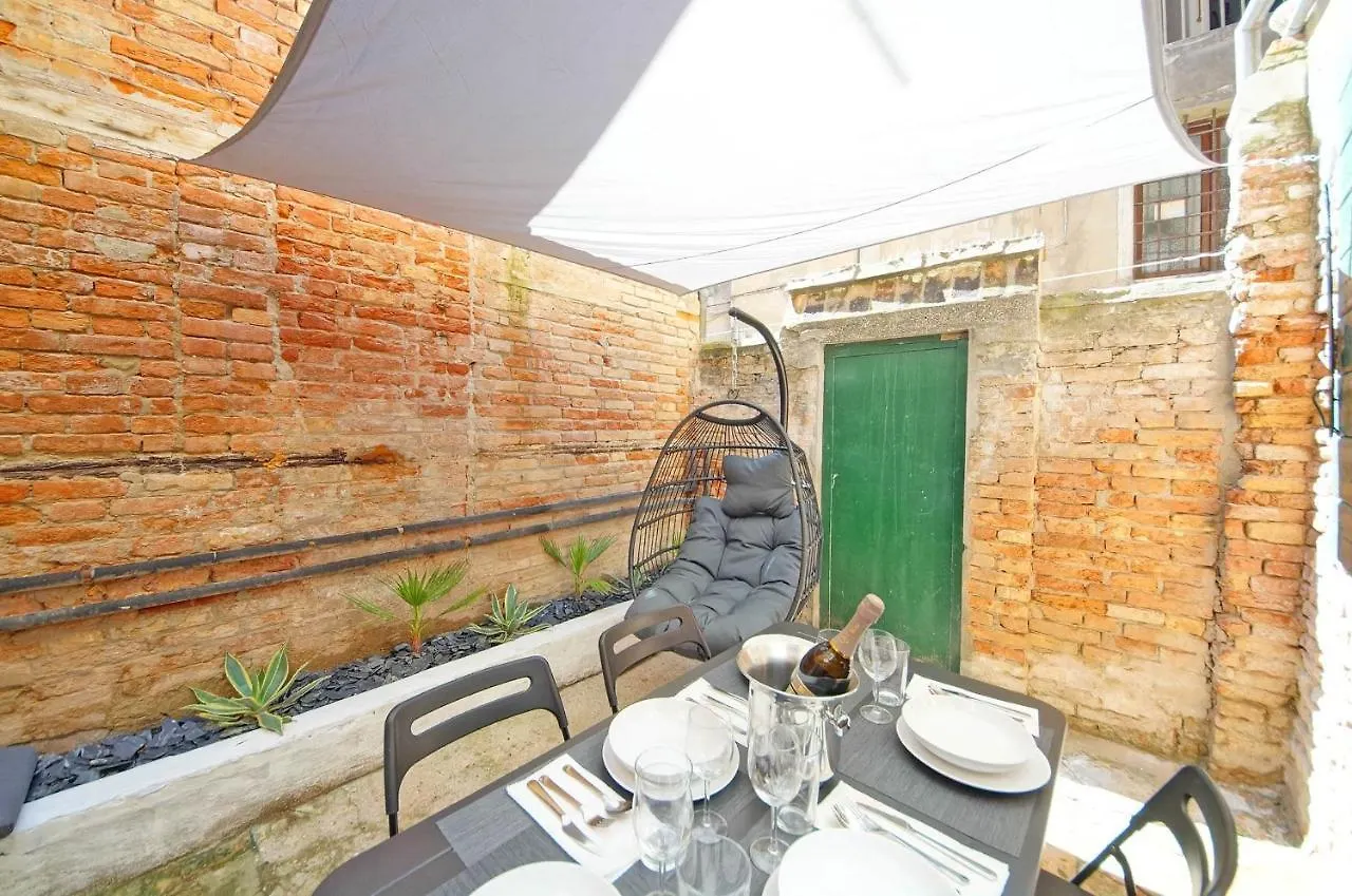 Gondola View Apartment Venice