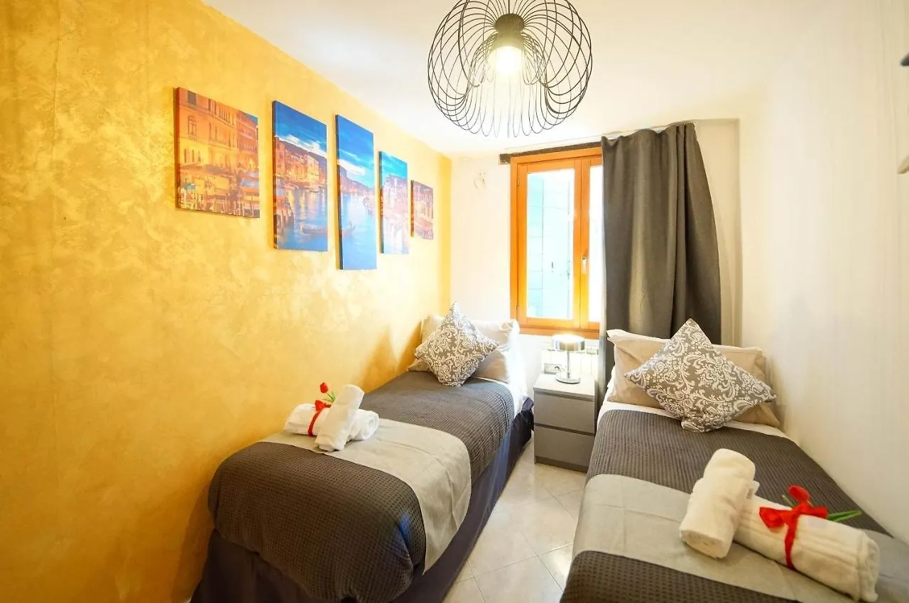ונציה Gondola View Apartment
