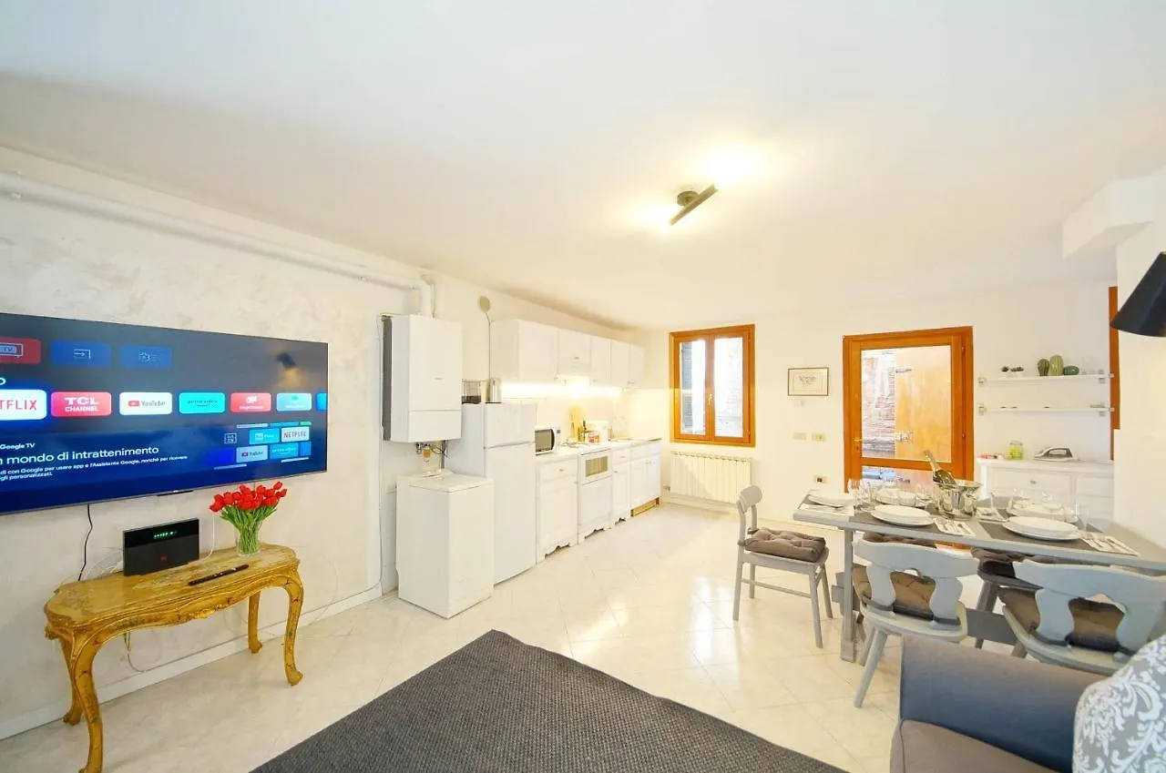 ונציה Gondola View Apartment